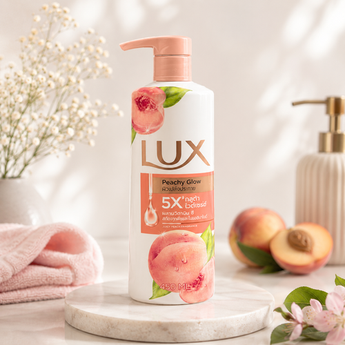 شامپو بدن لوکس Peachy Glow با رایحه هلو 450 میلیلیتر شامپو بدن Lux Peachy Glow با رایحه دلنشین و میوهای هلو، پوست را بهطور ملایم پاکسازی کرده و حس طراوت و شادابی را پس از هر استحمام به ارمغان میآورد. این محصول با فرمول غنیشده از ویتامینها و ترکیبات آبرسان، به حفظ رطوبت پوست کمک کرده و آن را نرم، لطیف و خوشبو نگه میدارد