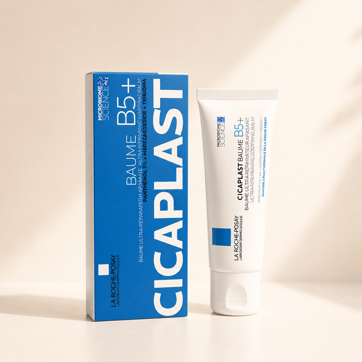 کرم ترمیم‌کننده لاروش پوزای Cicaplast Baume B5+ | ترمیم و تسکین پوست  La Roche-Posay Cicaplast Baume B5+ یک بالم ترمیم‌کننده چندمنظوره برای پوست‌های آسیب‌دیده، حساس و تحریک‌شده است که با فرمولاسیون جدید و پیشرفته خود، به تسریع روند بازسازی پوست، کاهش قرمزی و التهاب و تقویت سد دفاعی پوست کمک می‌کند. این محصول با ترکیبی از ۵٪ پانتنول (ویتامین B5)، مادکاسوساید و کمپلکس Tribioma، گزینه‌ای ایده‌آل برای مراقبت از پوست پس از درمان‌های پوستی، لیزر، لایه‌برداری، خشکی شدید و ترک‌های پوستی محسوب می‌شود.