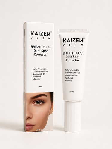 کرم ضد لک کایزن درم Bright Plus Dark Spot Corrector Kaizei Derm Bright Plus Dark Spot Corrector یک کرم تخصصی برای کاهش انواع لکهای پوستی، جای جوش و تیرگیهای ناشی از آفتاب است. این محصول با ترکیبی از آلفا آربوتین ۲٪، ترانگزامیک اسید ۲٪ و نیاسینامید ۲٪ به کاهش تولید ملانین، روشن شدن لکها و یکنواخت شدن رنگ پوست کمک میکند. در کنار ترکیبات روشنکننده، وجود پانتنول و آلانتوئین باعث تسکین پوست، حفظ رطوبت و کاهش احتمال تحریک میشود. بافت سبک و جذب سریع این کرم، آن را برای استفاده روزانه در انواع پوست، بهویژه پوستهای دارای لک و تیرگی، مناسب کرده است